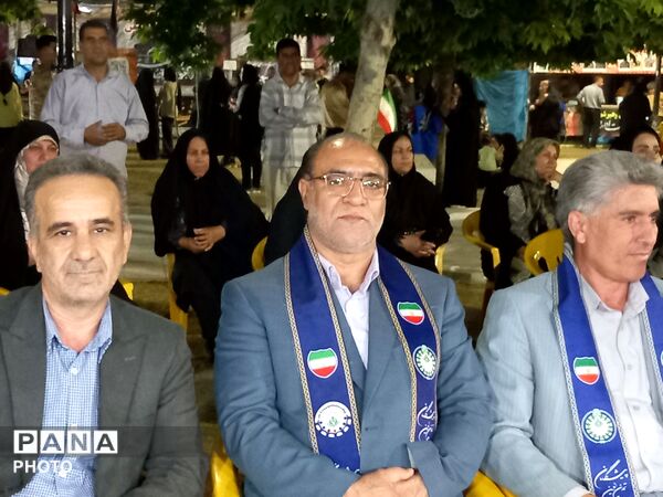 برپایی غرفه «با انرژی‌ها» با حضور مدیرکل آموزش و پرورش لرستان