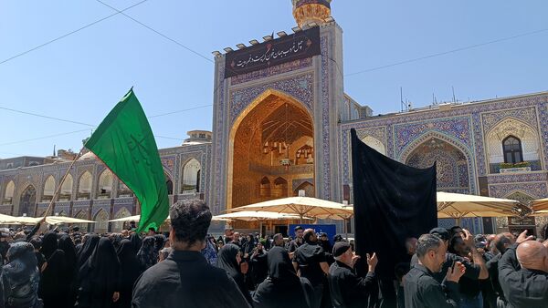 مراسم پیاده‌روی جاماندگان اربعین از میدان پانزده خرداد تا حرم مطهر رضوی