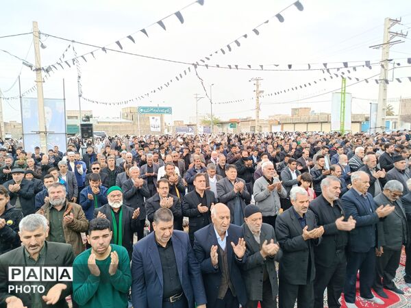 جلوه‌هایی از برگزاری نماز عید سعید فطر در شهر جعفریه قم