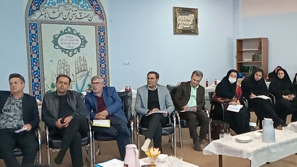 نشست توانمندسازی مدیران؛ گامی به‌سوی هدایت تحصیلی مؤثر در مدارس متوسطه دوره اول ناحیه ۷