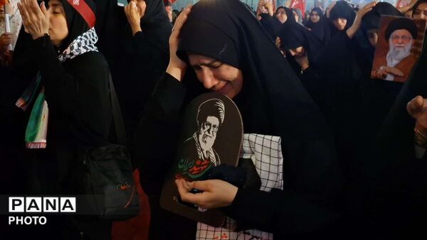 بیعت مردم با آقای شهید ایران 