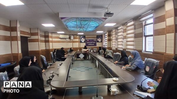 دوره جامع مدیریت مخاطرات برای بانوان اداری