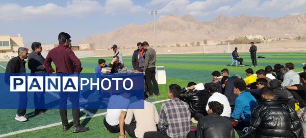 استعدادیابی دختران و پسران ورزشکار در زاوه