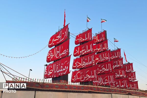 حماسه حضور مردم ایران در مراسم تشییع رهبر شهید