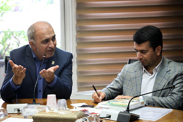  دیدار صمیمی وزیر آموزش و پرورش با قهرمانان رقابت‌های جهانی والیبال دانش‌‌آموزی صربستان ۲۰۲۴
