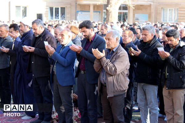 نماز عید سعید فطر در باغ ملی شهرستان سملقان