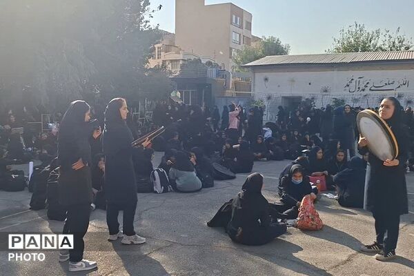 حضور دانش آموزان مدارس حاتم، مجتهده امین و محمد علی تحصیلی در جشن ولادت حضرت زینب (س)