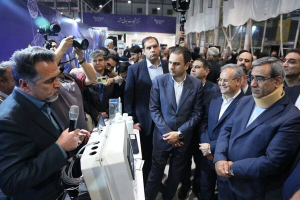 بازدید استاندار خراسان رضوی از دستاوردهای پژوهش و نوآوری در نمایشگاه مشهد
