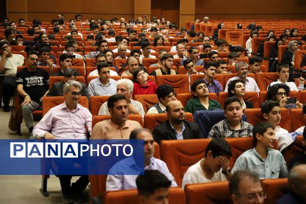 آیین نکوداشت منتخبین مرحله استانی چهل و سومین دوره مسابقات فرهنگی و هنری فردا