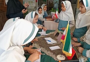 دانش‌آموزان دبستان لطیفه با حضور در انتخابات، گام دیگری در مسئولیت پذیری برداشتند