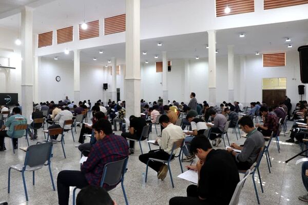 بازدید مدیرکل آموزش و پرورش از برگزاری امتحانات نهایی در یزد