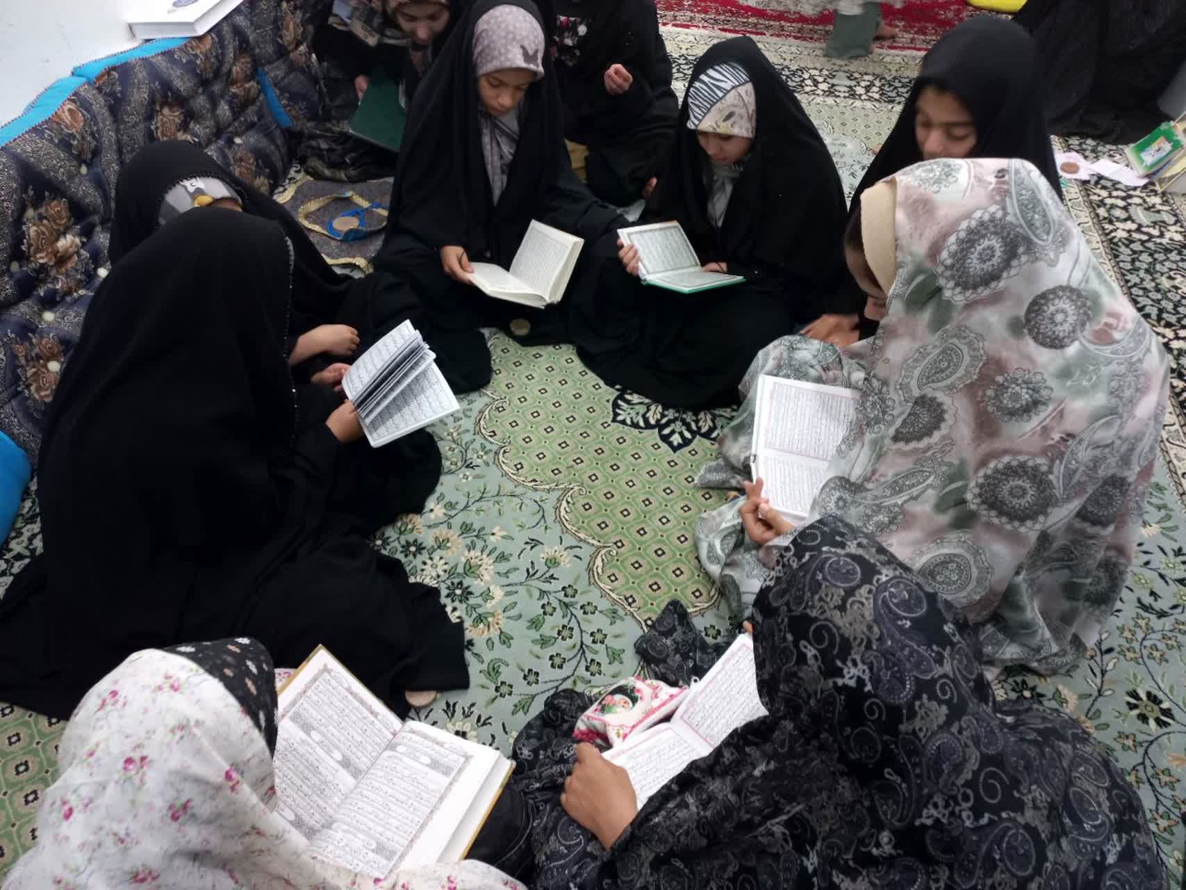 حس و حال معنوی دانش‌آموزان ابرکوهی در اعتکاف