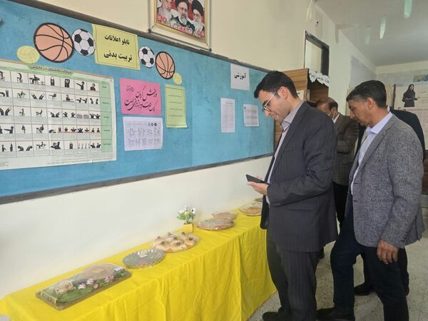 گرامیداشت هفته بهداشت و روان در دبیرستان مرحوم میری خلیل آباد 
