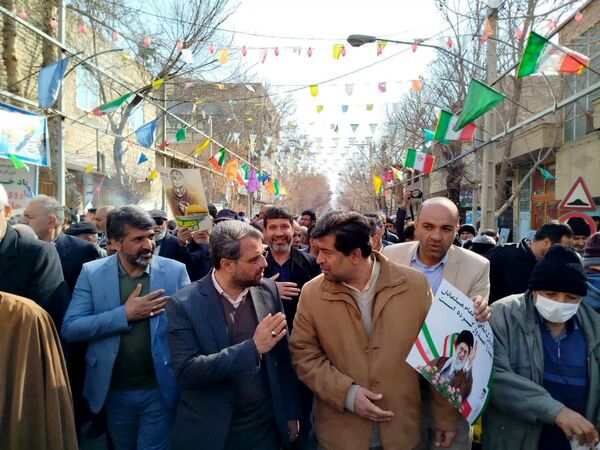 حضور حماسی مردم فلاورجان در راهپیمایی 22 بهمن