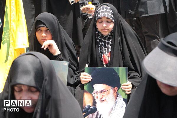 آخرین وداع با قائد شهید: پیکر مطهر آیت‌الله سیدعلی‌خامنه‌ای در میان سیل عاشقان به مصلی تهران رسید 