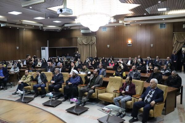 رونمایی کتاب «سه کبوتر حدادان» دانش‌آموز تبریزی