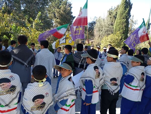 نواخته شدن زنگ استکبارستیزی در گالیکش