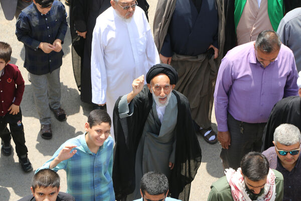 راهپیمایی نمازگزاران جمعه قم در محکومیت جنایات اردوگاه «النصیرات»