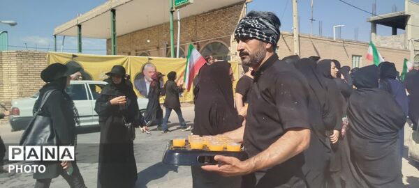 قدم هایی که در دهستان نصرآباد با عشق برداشته می‌شوند