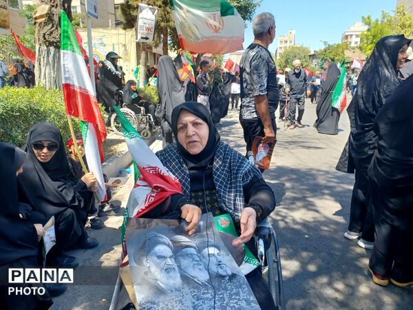 حال و هوای مشهد ساعاتی پیش از تشییع پیکر رهبر شهید انقلاب