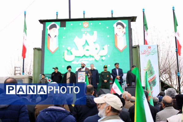 حضور گسترده اقشار مختلف مردم پردیس در راهپیمایی ۲۲ بهمن