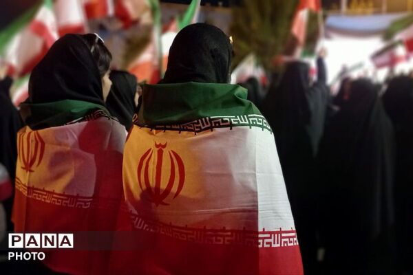حضور مردم قرچک مخصوصا کودکان در تجمع روز جمهوری اسلامی، پررنگ تر از همیشه