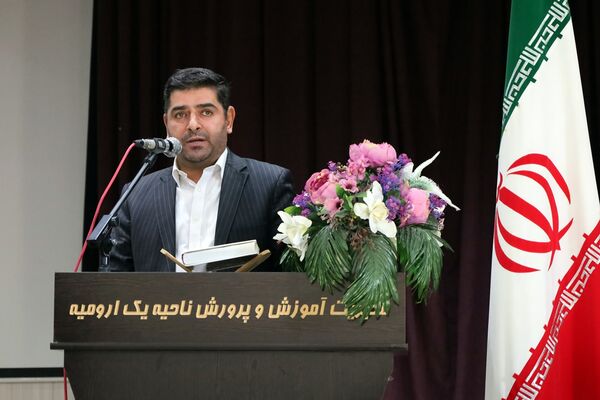 مراسم هفته پیوند اولیا و‌ مربیان در آذربایجان غربی
