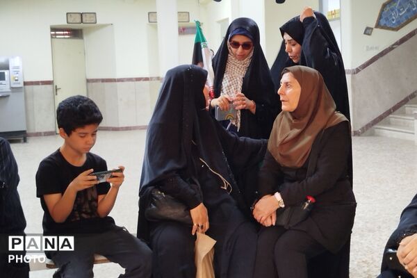 کاروان فرهنگیان راهی مراسم وداع آقای شهید ایران
