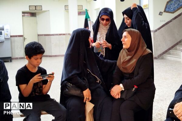 کاروان فرهنگیان راهی مراسم وداع آقای شهید ایران