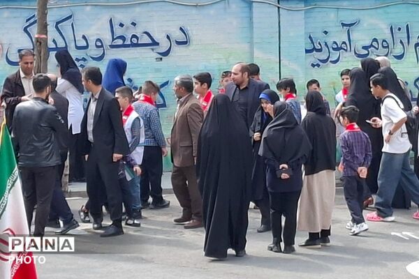 طنینِ «نهالِ امید» در دبستان ملاصدرا؛ تجدید میثاق با رهبر شهید و شهدای دانش‌آموز