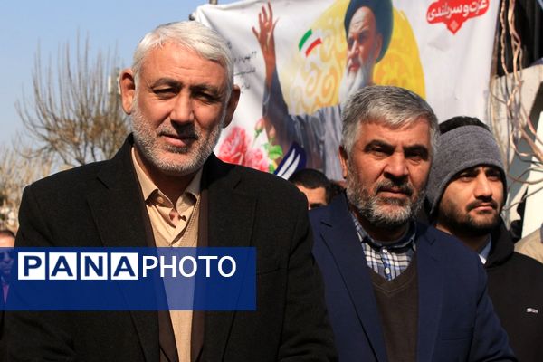 حضور پرشور مردم بهارستانی در راهپیمایی ۲۲ بهمن