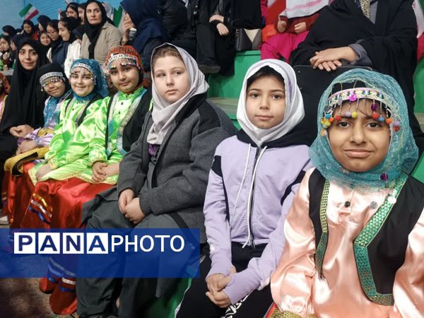 آئین افتتاحیه مسابقات فوتسال دانش‌آموزی منتخب آموزشگاه های شهرستانهای استان تهران به میزبانی ورامین 