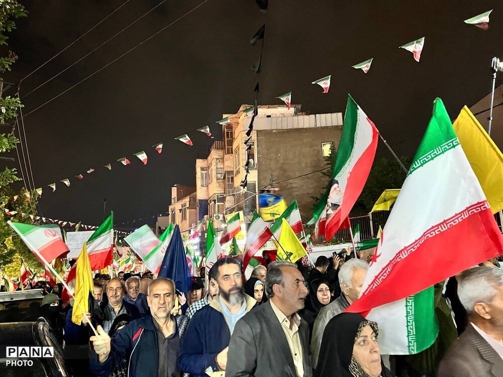 حضور مردم کرج در  شصت و چهارمین شب از تجمعات مردمی