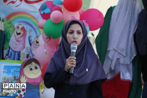 جشن شکوفه‌ها در مدرسه ۱۷ شهریور بجنورد با یاد دختران شهید میناب
