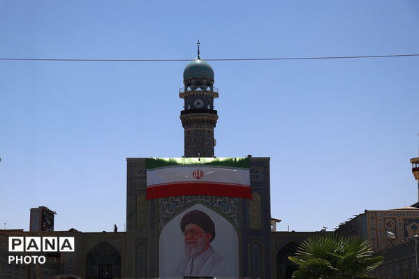 حرم مطهر امام رضا(ع)، میزبان زائران و عزاداران رهبر شهید