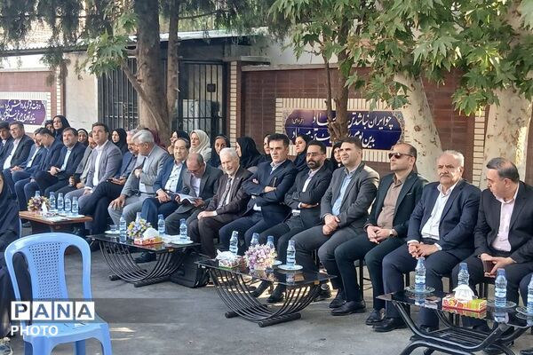 لبخند امید در آیین گشایش دبیرستان فرزانگان دو