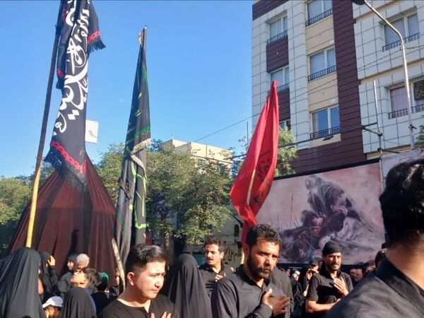 اجتماع عظیم عاشقان حسینی در مراسم خیمه سوزان
