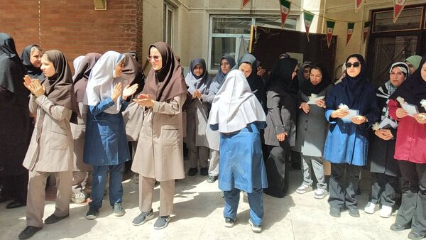 جشن روز معلم دبیرستان شهیده محبوبه دانش 