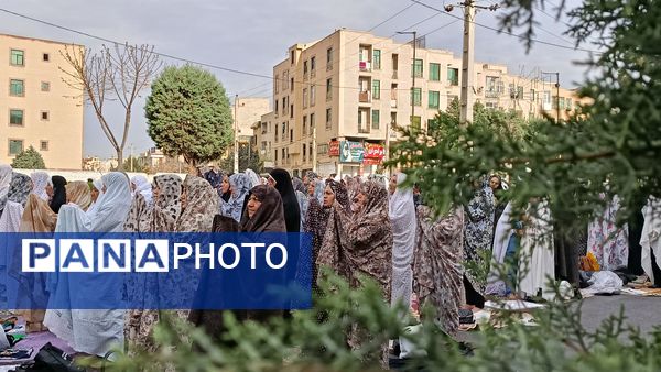 تجلی وحدت و همدلی در صفوف نماز عید فطر ملارد