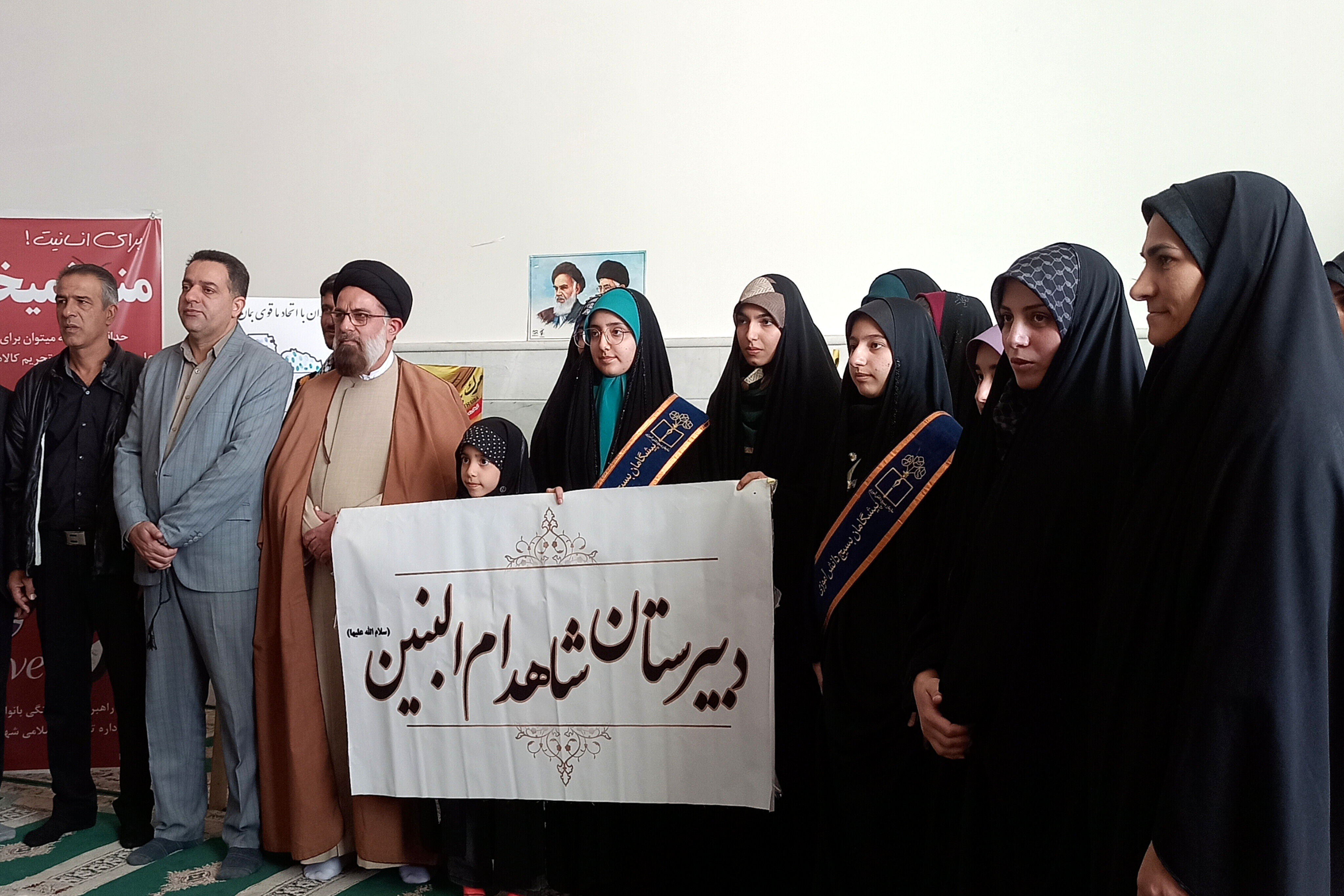 جمعه‌ای به رنگ ایمان؛ مسجد جامع لبریز از عطوفت و معنویت