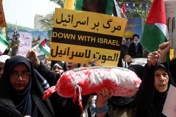 تجمع بزرگ دانش‌آموزان و فرهنگیان در حمایت از مردم مظلوم غزه و فلسطین