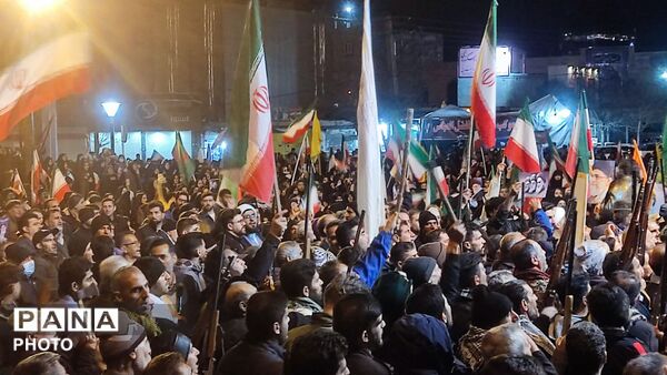 تجمع مردم شریف دلفان در شب بیست‌ویکم شهادت رهبر شهید انقلاب اسلامی
