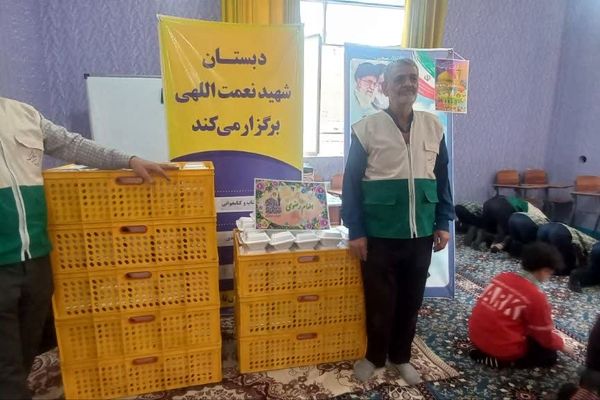 دانش‌آموزان دبستان شهید نعمت‌اللهی مهمان سفره رضوی شدند