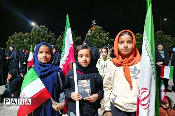 دیشموکی‌ها همچنان پای کار انقلاب
