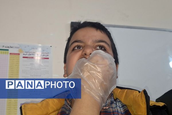 اجرای طرح وارنیش فلوراید در آموزشگاه معارف ۶ شیراز