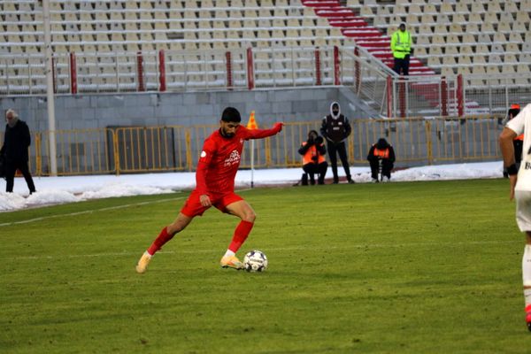 بازی تراکتور و ملوان در تبریز