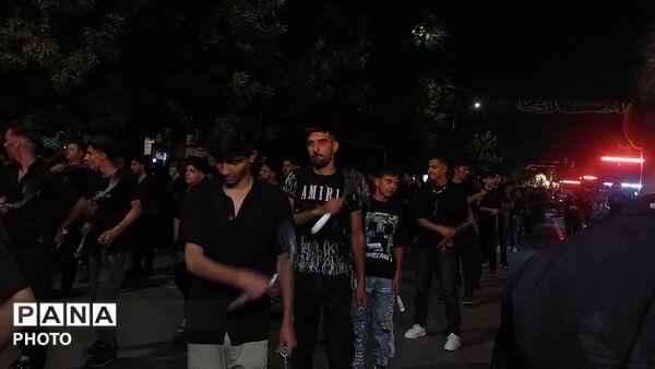 گذری بر فعالیت هیئت جوانان باب الحوائج در شب عاشورا 