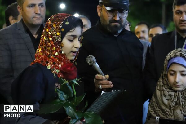 محفل گرم تشکیلاتی دانش‌آموزان در تجمع مردمی تبریز با حضور قائم‌مقام معاون وزیر در سازمان دانش‌آموزی