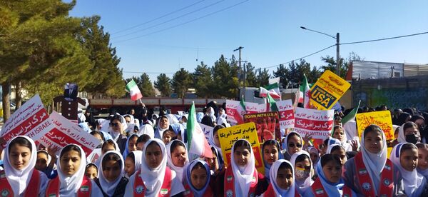 استکبار ستیزی از جنس راهپیمایی در زاوه