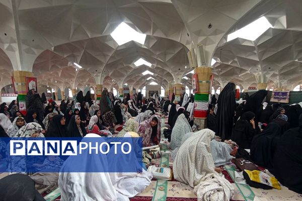 حضور پرشور دانش‌آموزان شهرستان قوچان در برگزاری نماز جمعه 